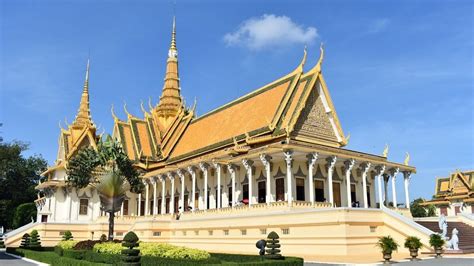 Phnom Penh, Cambodia | Travel Guide | Sightseeing & History