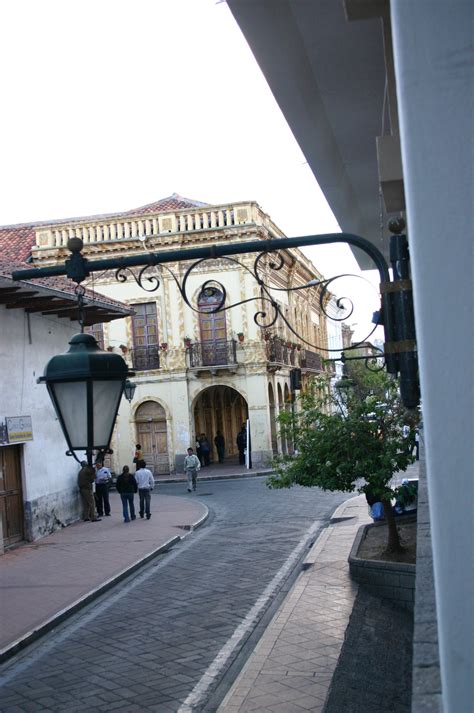 File:Cuenca-Ecuador-1.jpg