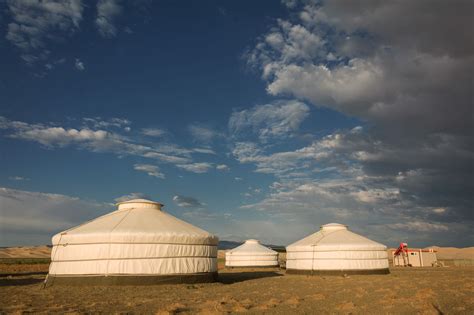 Mongolian yurts | Copyright-free photo (by M. Vorel) | LibreShot