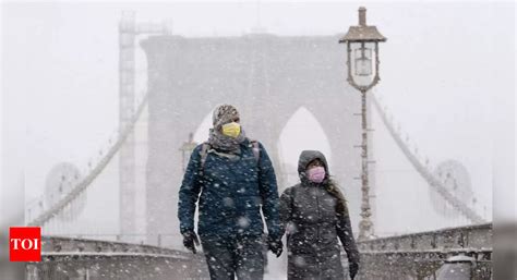 Huge snowstorm hits US east coast, over 1,600 flights cancelled - Times ...