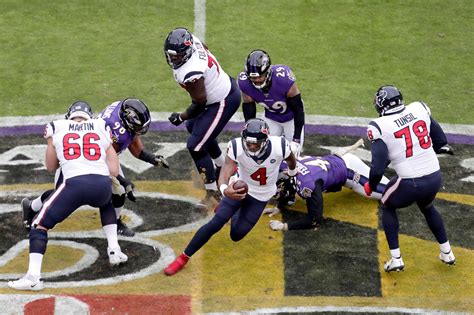 Ravens keep rolling, beat Texans 41-7 for 6th straight win