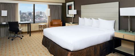 LAX Hotels - Hilton Los Angeles Airport