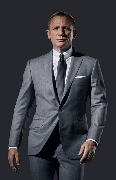 Daniel Craig Skyfall Suit | Bond suits, James bond suit, Daniel craig suit