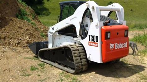 Bobcat T300 Specs, Price, Weight, Width, Oil capacity, Lift Capacity