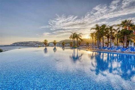 Las 7 piscinas de hoteles más espectaculares de España