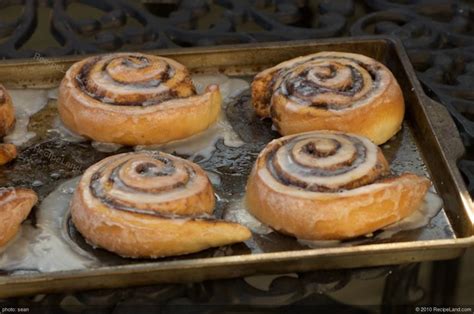 Cinnamon Rolls with Cinnamon Brown Sugar Filling and Cream Cheese Icing Recipe