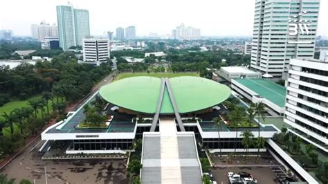 Perdana, 10 Potret Gedung DPR-RI yang Digrebek oleh Boy William ...