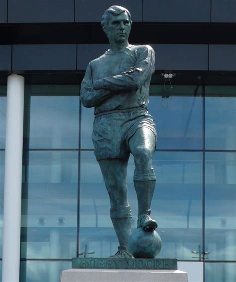 Bobby Moore statue unveiled | Philip Jackson Sculptures