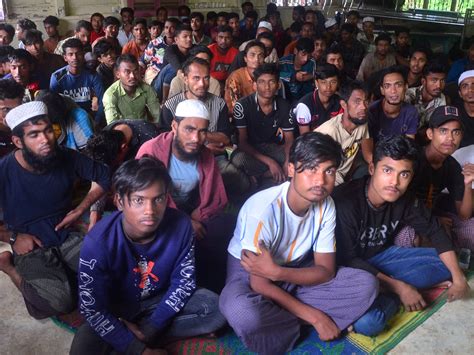 More than 180 Rohingya refugees land in western Indonesia | Rohingya News | Al Jazeera