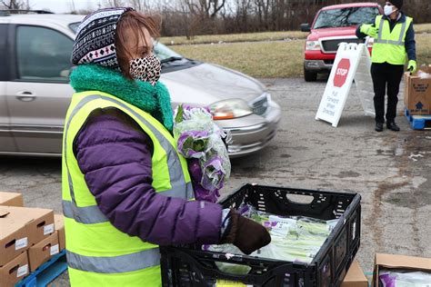 Second Harvest Food Bank Says It Needs More Volunteers – Indiana Public Radio