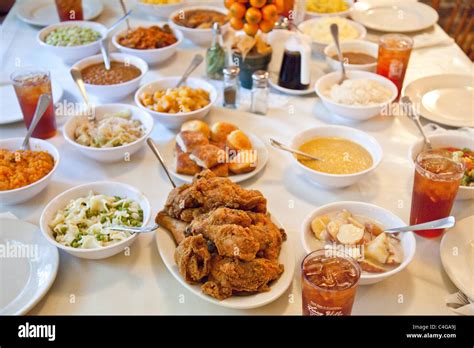 Mrs. Wilkes' Dining Room, the Wilkes House restaurant, Savannah, Georgia Stock Photo - Alamy