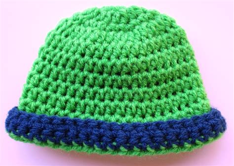 Rolled Brim Baby Hat Pattern | My Recycled Bags.com