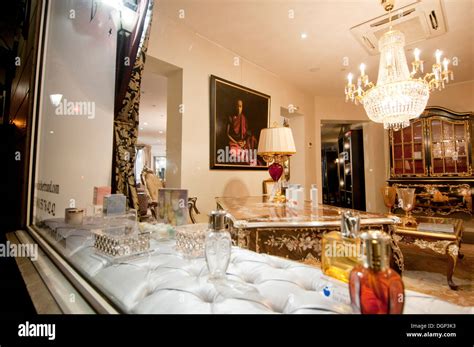 Luxury Shopping in Paris Stock Photo - Alamy