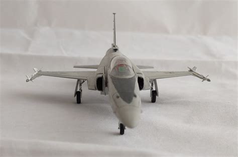 F-20 Tigershark -- Plastic Model Airplane Kit -- 1/72 Scale -- #00233 pictures by differt1