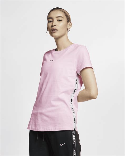 Nike Sportswear Women's Logo T-Shirt. Nike AE