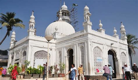 Discovering Haji Ali Dargah: Facts and Information | Mumbai Live