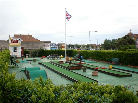 The Ham and Egger Files: Mini Golf at the Greensward Cafe in Clacton