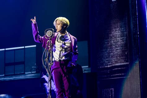 SHINee's Taemin Completes First Solo Japan Tour With 32 Sold-Out Concerts