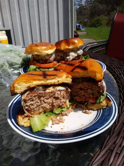 [HOMEMADE] half ground beef/ground chuck burgers. : r/food