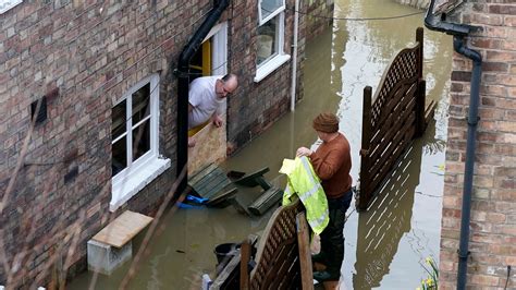 Flood-hit towns along River Severn facing more misery as further rain ...