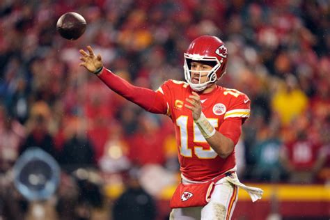 Patrick Mahomes 'Expected' To Sign Contract Extension, Per Report - Athlon Sports