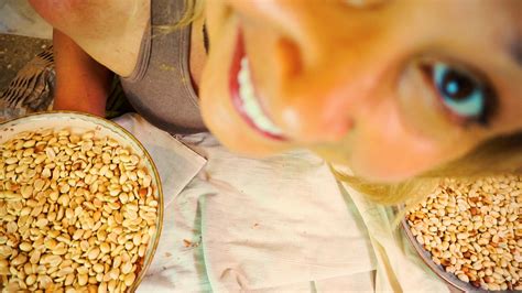 how to roast peanuts - roasting peanuts in the oven and on the stove