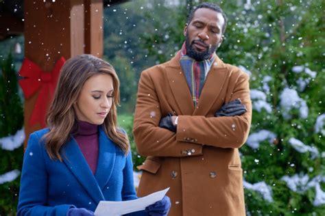 'Time for Us to Come Home for Christmas': Cast, Plot, Preview, & More on the New 2020 Hallmark ...