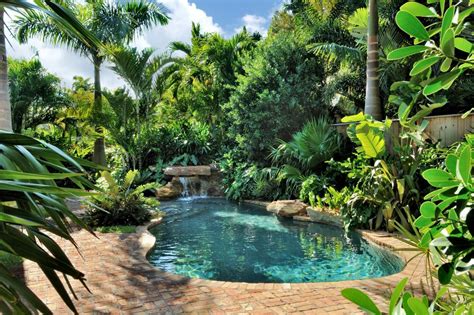 Swimming Pool Design Ideas | Tropical pool landscaping, Backyard pool landscaping, Swimming pool ...