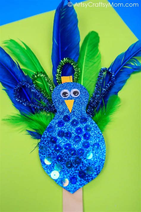 Pipecleaner Feather Peacock Craft - Artsy Craftsy Mom