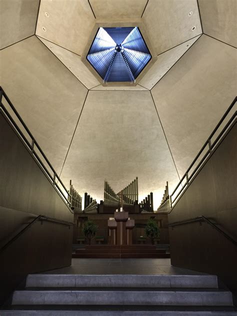 North Christian Church by Eero Saarinen in Columbus, IN [OC] [3860x2640 ...