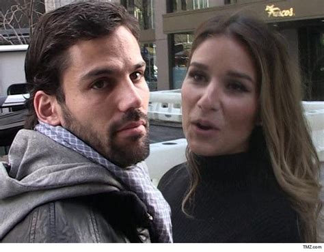 Eric Decker Hoodwinked Into National Anthem Demonstration, Wife Says