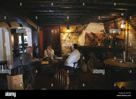 The Waterloo Arms a typical rustic New Forest Pub in the hamlet of Pikes Hill close to Lyndhurst ...