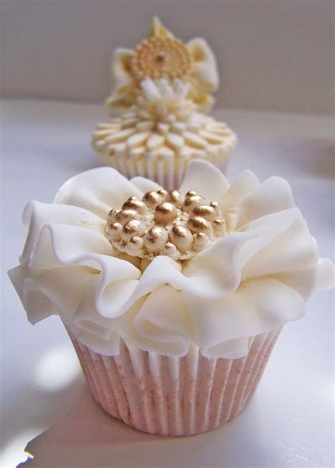 Vintage Cupcakes | Vintage cupcakes, Cupcake cakes, Yummy cupcakes