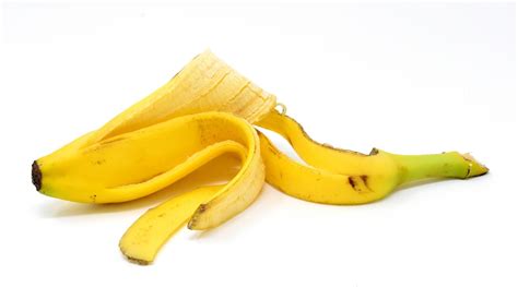 How to use banana peels to treat pigmentation and acne marks | Life ...