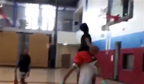 LeBron James Jr.: Bronny AAU pal Mikey Williams dunking over teammates