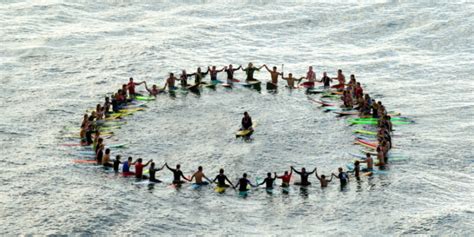 QUIKSILVER IN MEMORY OF EDDIE AIKAU PERIOD OPENS. Clyde Aikau Announces His Final Year | Surf ...