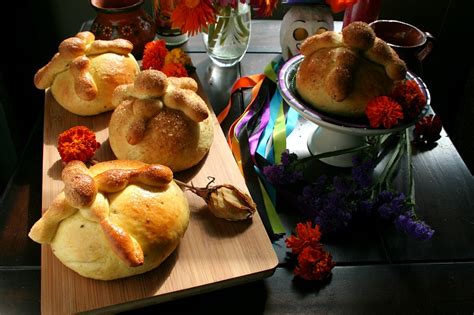 Dia de los Muertos: Pan de Muerto Recipe - Latino Foodie