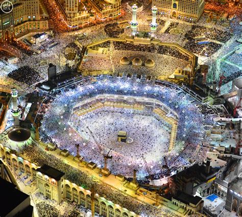 10 Amazing Aerial Photos from Makkah Taken During the 27th Night of Ramadan - IlmFeed