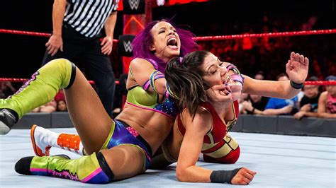 Sasha Banks vs. Bayley: Raw, March 6, 2017 (Full Match) | WWE