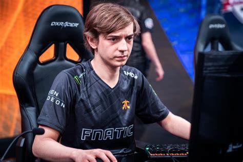 Fnatic complete a huge comeback against FC Schalke 04 to close out their first week of the EU LCS