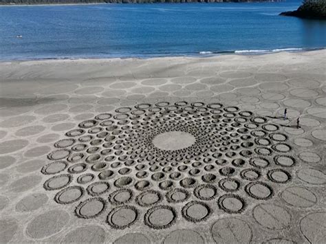 World-renowned sand artist builds unique land art in Tofino