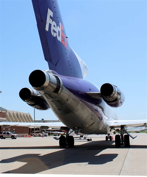 The Aero Experience: FedEx Express Boeing 727 Walk Around: Donated ...