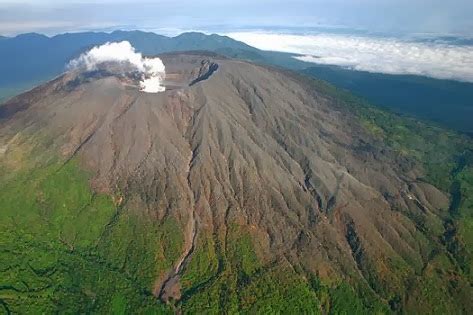 Volcanoes of El Salvador - El Salvador Tips