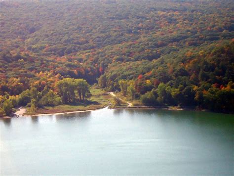 Devil's Lake at Devil's Lake State Park, Wisconsin image - Free stock ...