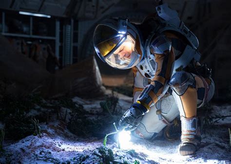 Matt Damon in The Martian, reviewed.