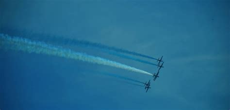 Free Images : wing, sky, aviation, flight, blue, parachute, airplanes, aeroplanes, parachuting ...