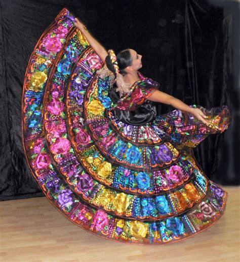 Pin by Rosemary on Folklorica | Traditional mexican dress, Ballet folklorico, Mexican dresses