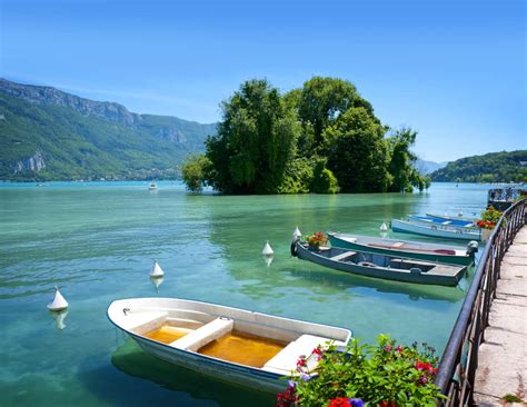 15 Best Things to Do in Annecy (France) - The Crazy Tourist