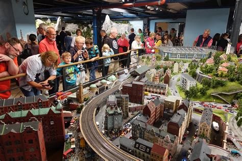 Miniatur Wunderland in Hamburg: Besucher können es kaum glauben - moin.de