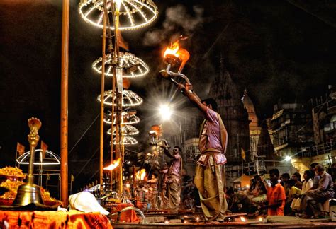 Varanasi : Ganga Aarti at Dashashwamedh Ghat